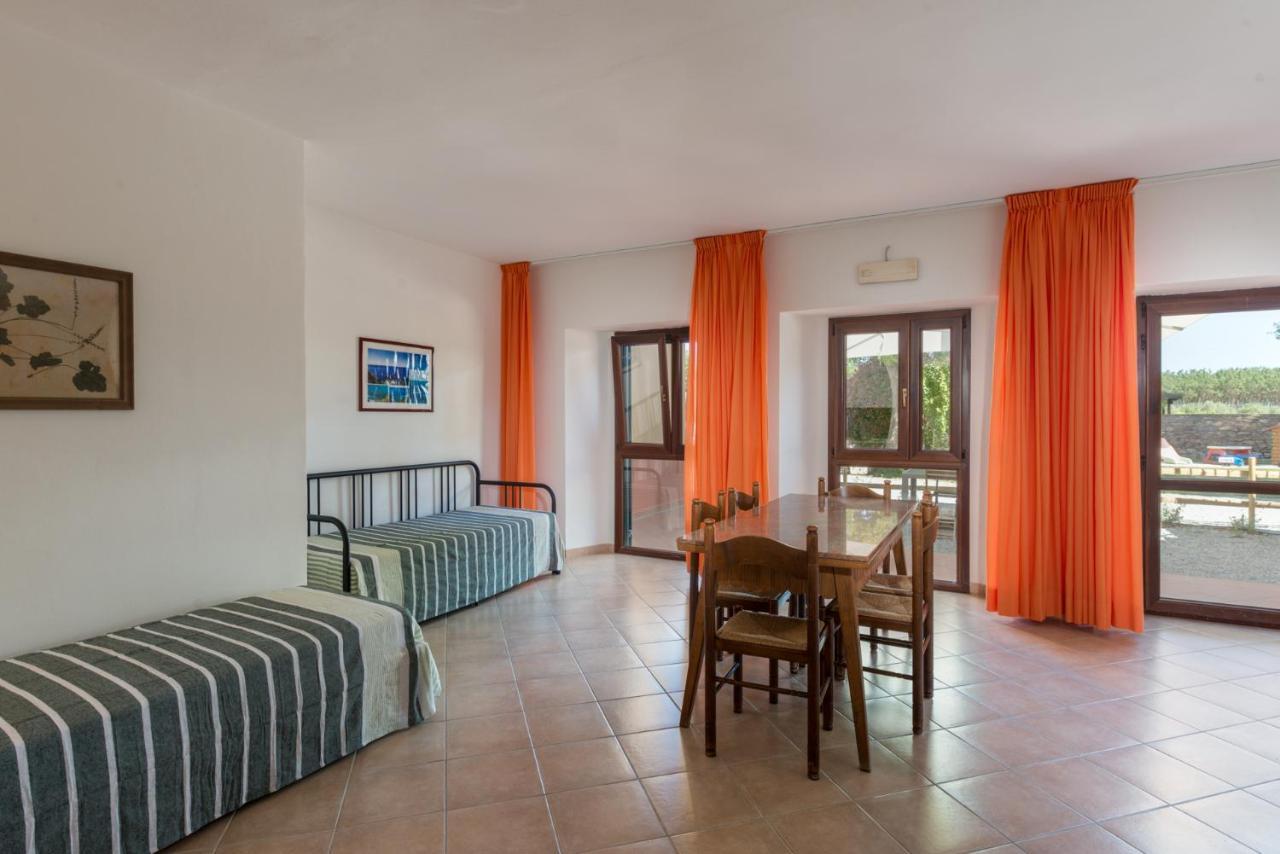 Agriturismo Le Vecchie Scuole Campiglia Marittima Buitenkant foto